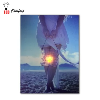 Belle Fille Avec Lanterne A Plage Mur Photo Lumiere Vacillante