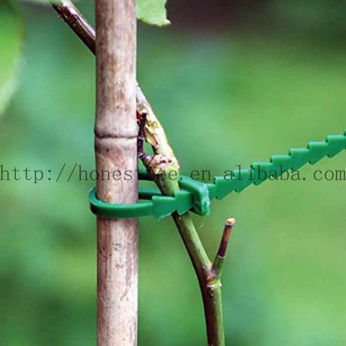 50 Pieces Adjustable Garden Plant Twist Ties 13cm Flexible Plastic Twist Ties Multiuse For