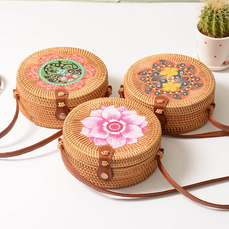

INS Hot Fashion Wholesale Women Rattan Bag Summer Handmade Beach Round Rattan Bag
