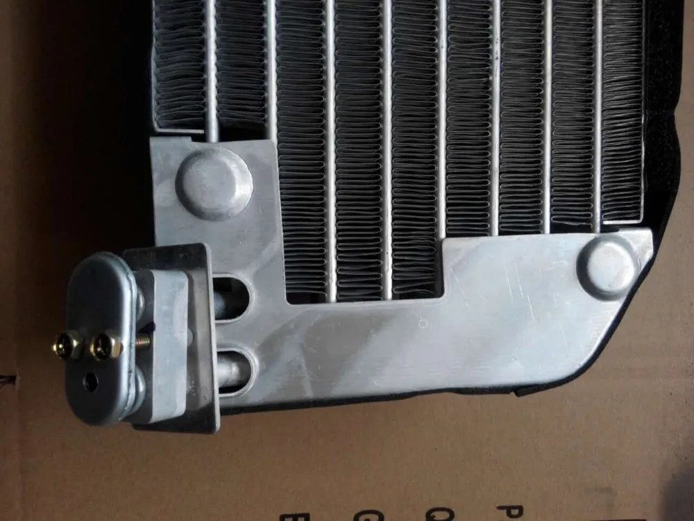 Evaporator Camion/truck 114/124 9807,Oem 1779202,Rc.700.652 Size 65