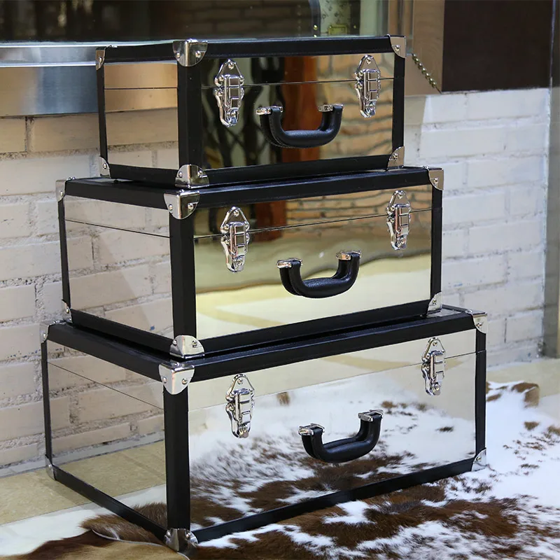 
Hot Selling Rainproof Stainless Aluminum Steel Suitcase For Decoration 