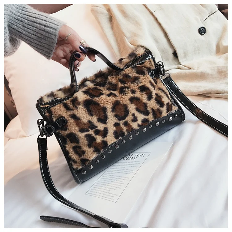 

Wholesale Leopard Splice Purse Leopard Shoulder Tote