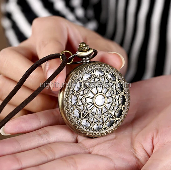 
Hollow Out Vintage Watch Old English Grandfather style Simple Round Antique Bronze Round Pocket Watch Necklace Pendant 