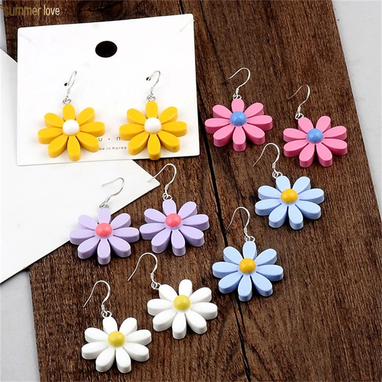 

2019 National Wind Daisy Acrylic Flower earrings Cute Korean style Statement Hook Resin Earrings for girls, Colorful