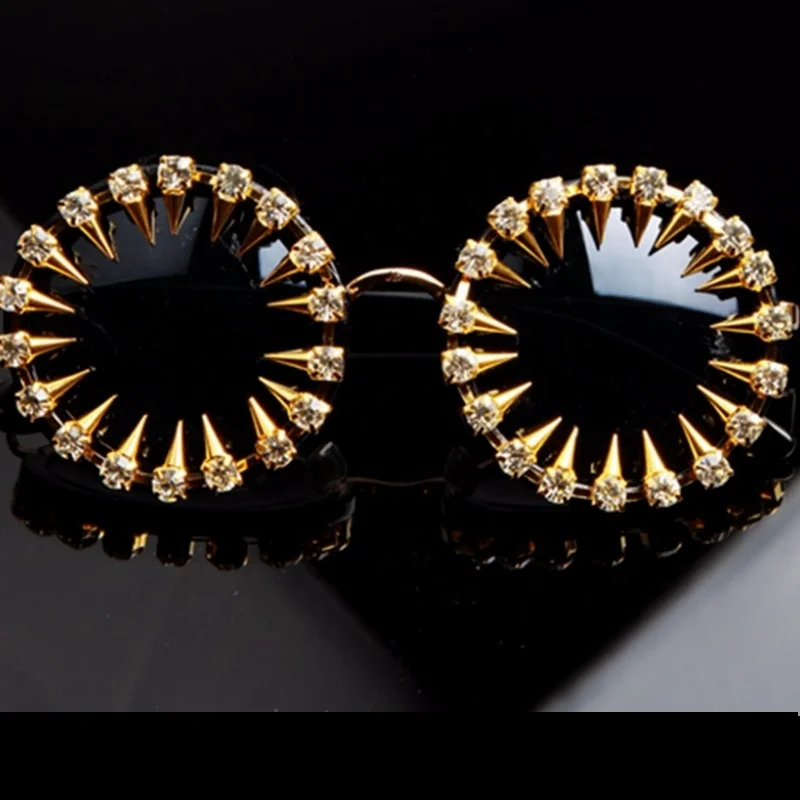 2019 Brand designer sunglasses Fashion rivet steampunk Sun glasses Rhinestone Round Women Sunglasses Fashion shades UV400