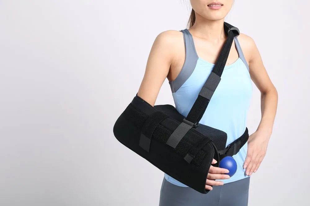 Держатель для руки. Плечевая иммобилизирующая повязка Medi Sling Shoulder. Бандаж для перелома руки. Бандаж для руки поддерживающий. Ортопедический бандаж для руки.