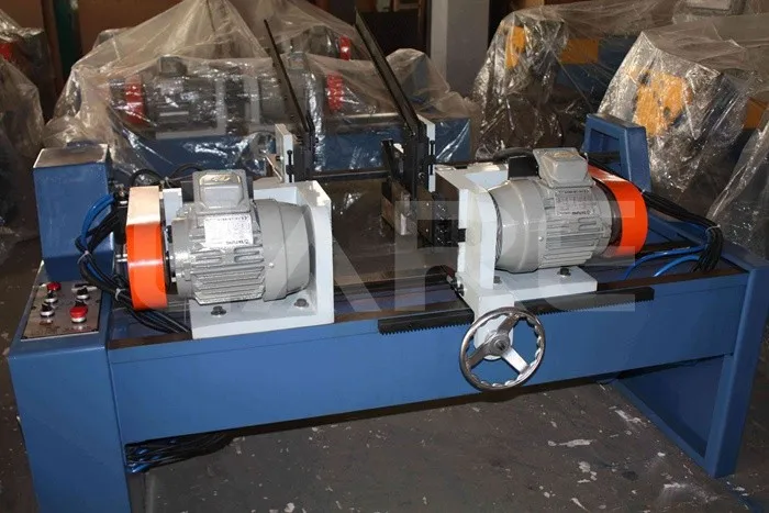auto double head pipe chamfering machine.JPG
