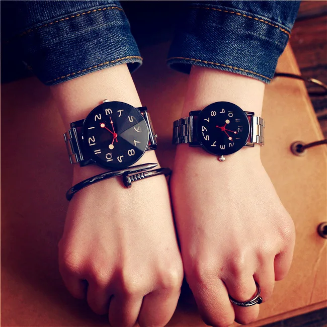 

2018 dropshipping most popular in stock couple wrist watch for lovers