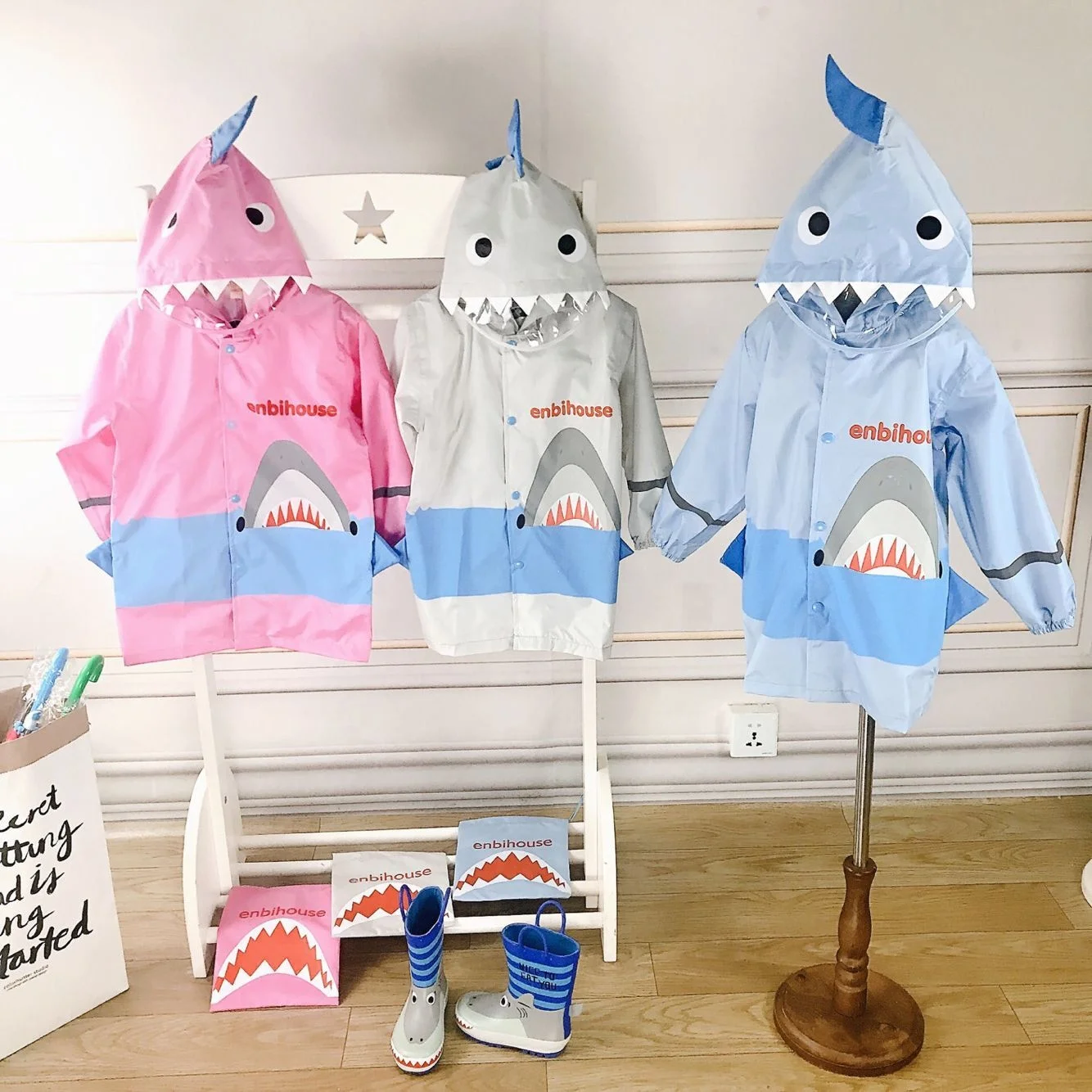 

2019 hot sale baby poncho polyester shark children rain coat outdoor waterproof raincoat boys girls rainwear, Customized