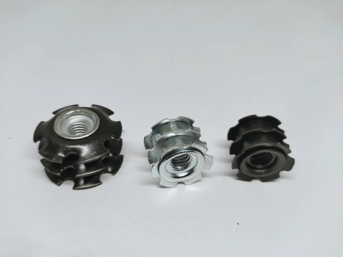 Star Type Carbon Steel White Plate Insert Threaded Nut Or External