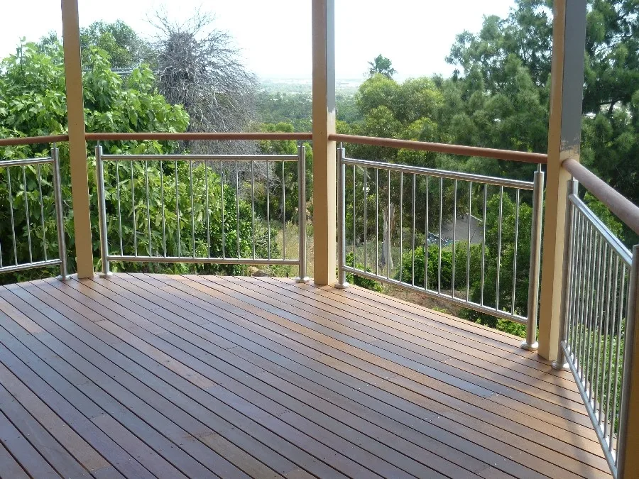 vertical-stainless-steel-balustrade-with-timber-handrail (2).JPG