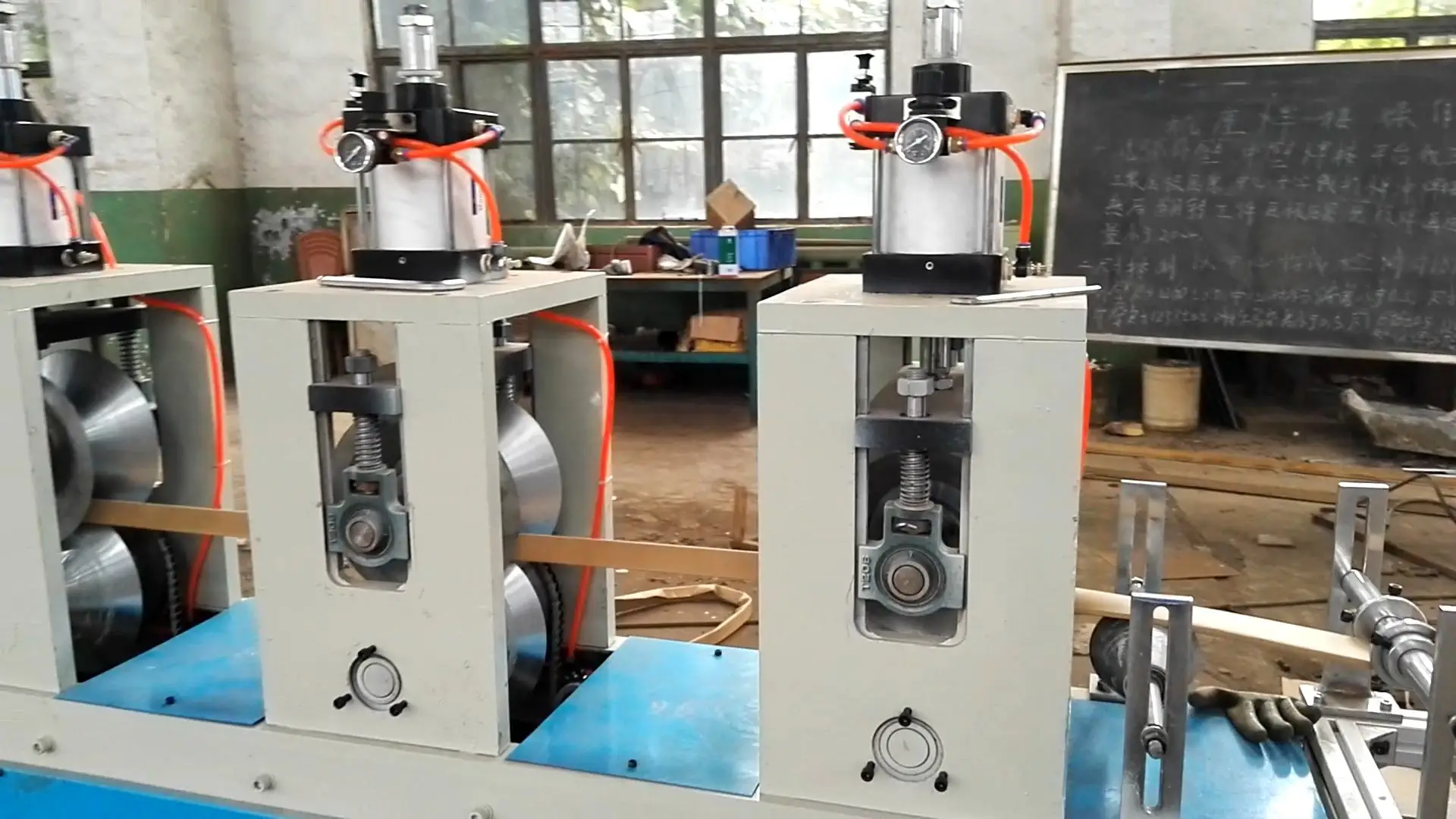 Hjg200 Cap Clip Paper Angle Board Machine Product Making Machinery