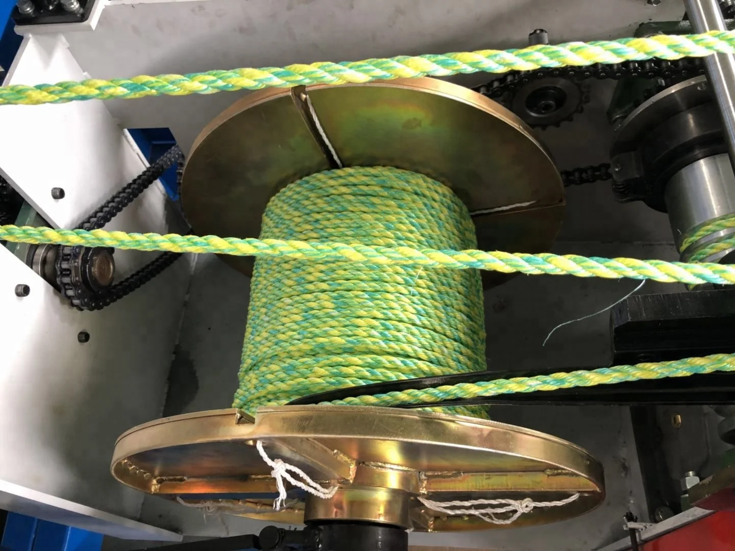 塑料绳子生产机器图片