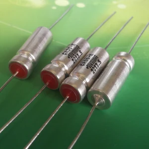 Lot//2 MTP307M010P1C Wet Tantalum Axial Capacitor,300 ufd 10VDC,NOS