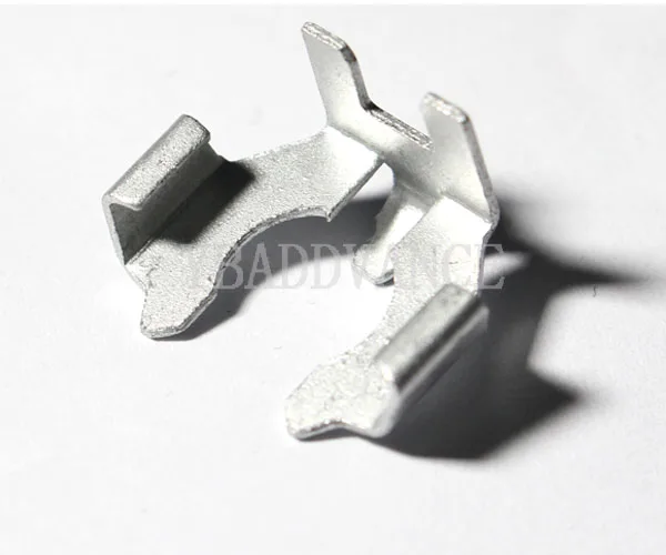 thumbnail image 2 of 07-12 Suzuki Cadillac Chevy 3.2L 3.6L Fuel Injector Locks / Fuel Rail Clip 6 2 of 10