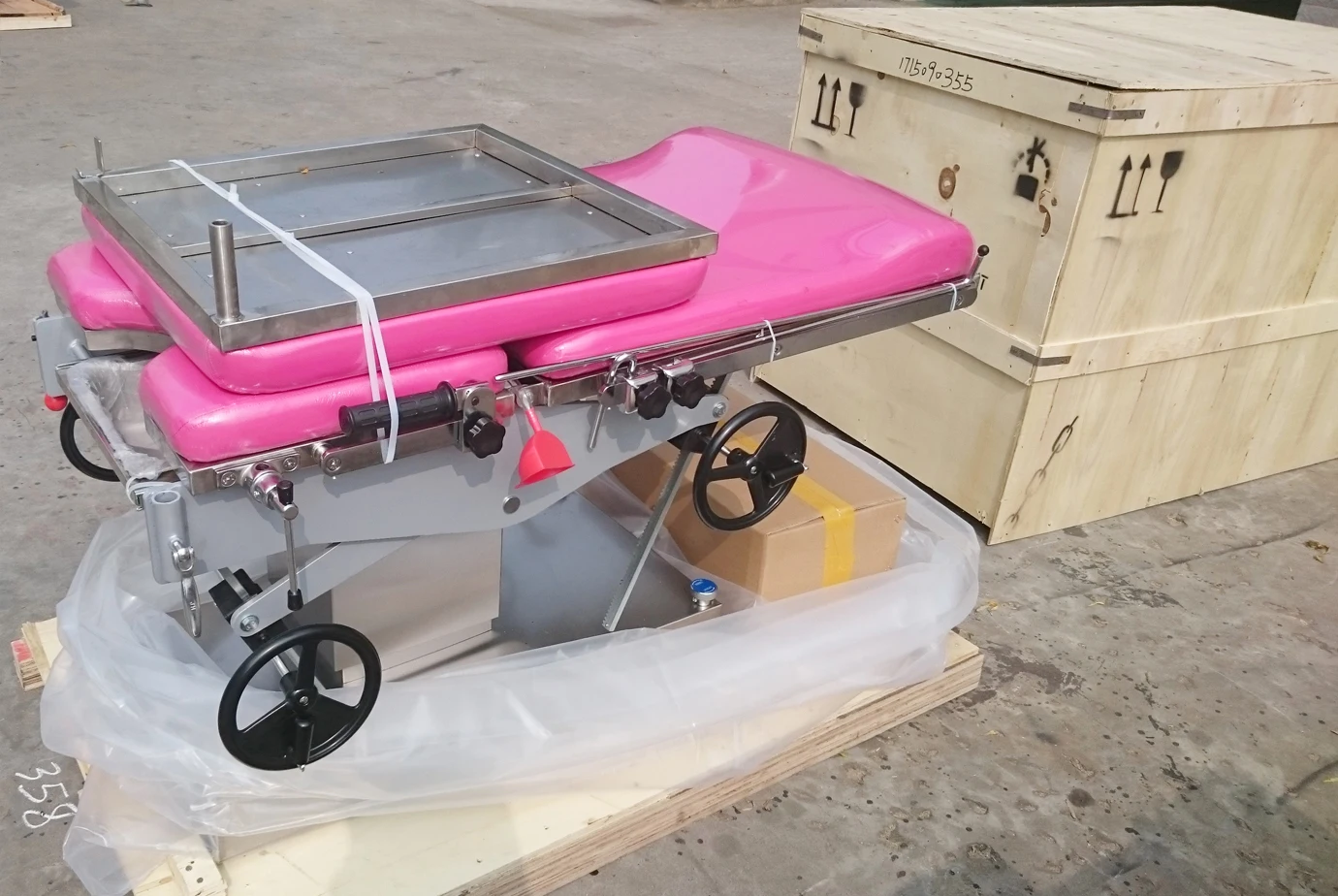 Hospital Operating Room Equipment Manual Obstetric Delivery Table Bed