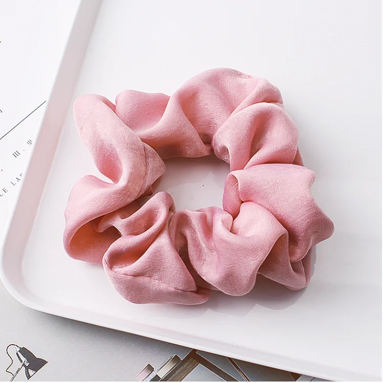 satin scrunshies (3).png