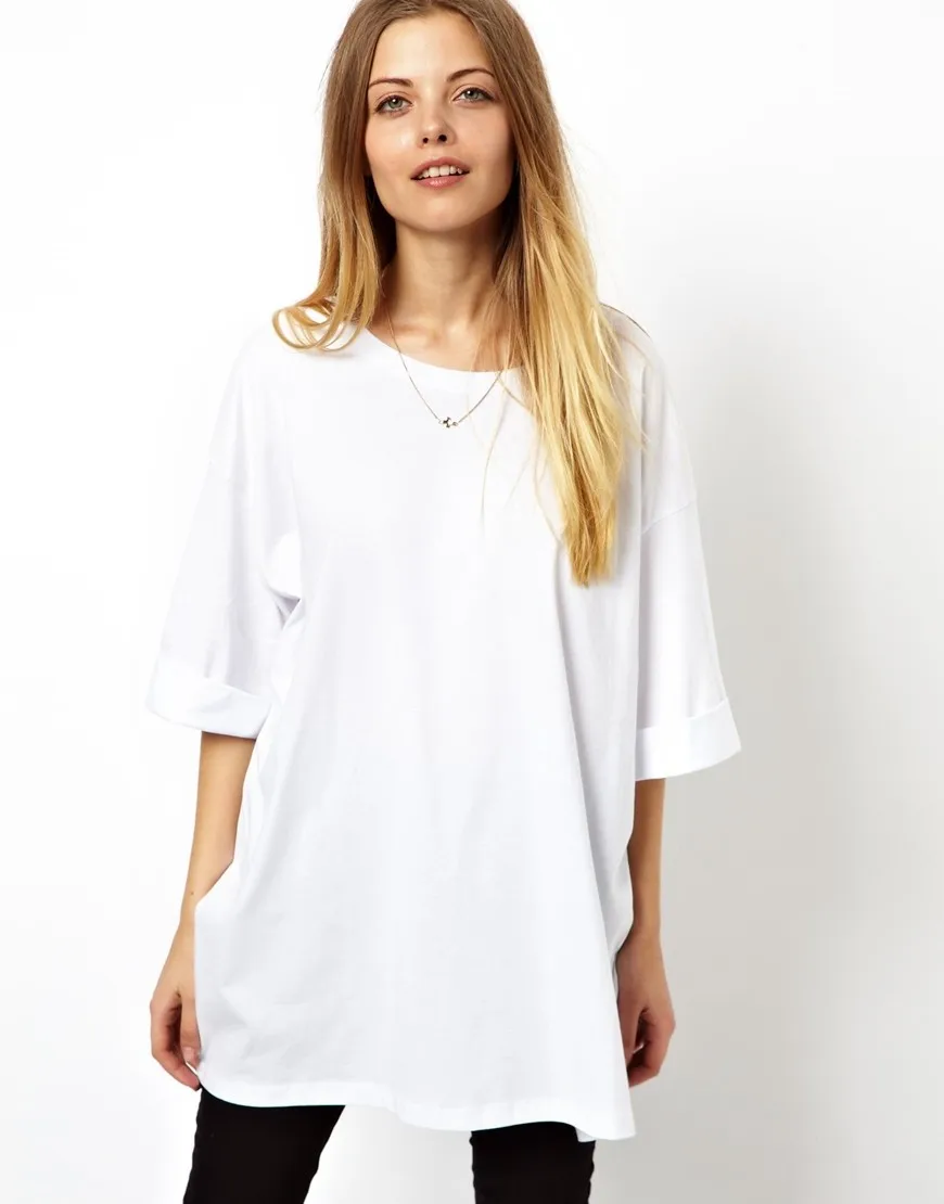 Белые удлиненные футболки. T Shirt белая Oversize. ASOS футболка оверсайз женская. Белая футболка оверсайз. Удлиненная футболка оверсайз.