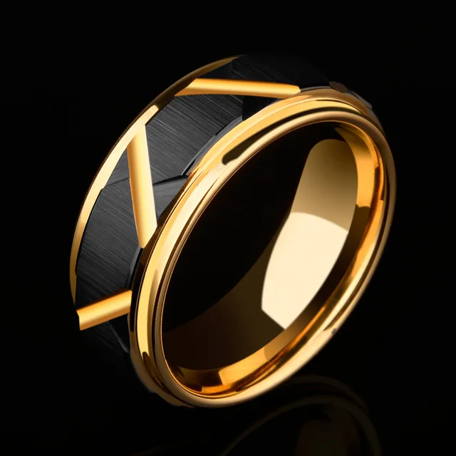 Кольцо черное с золотом