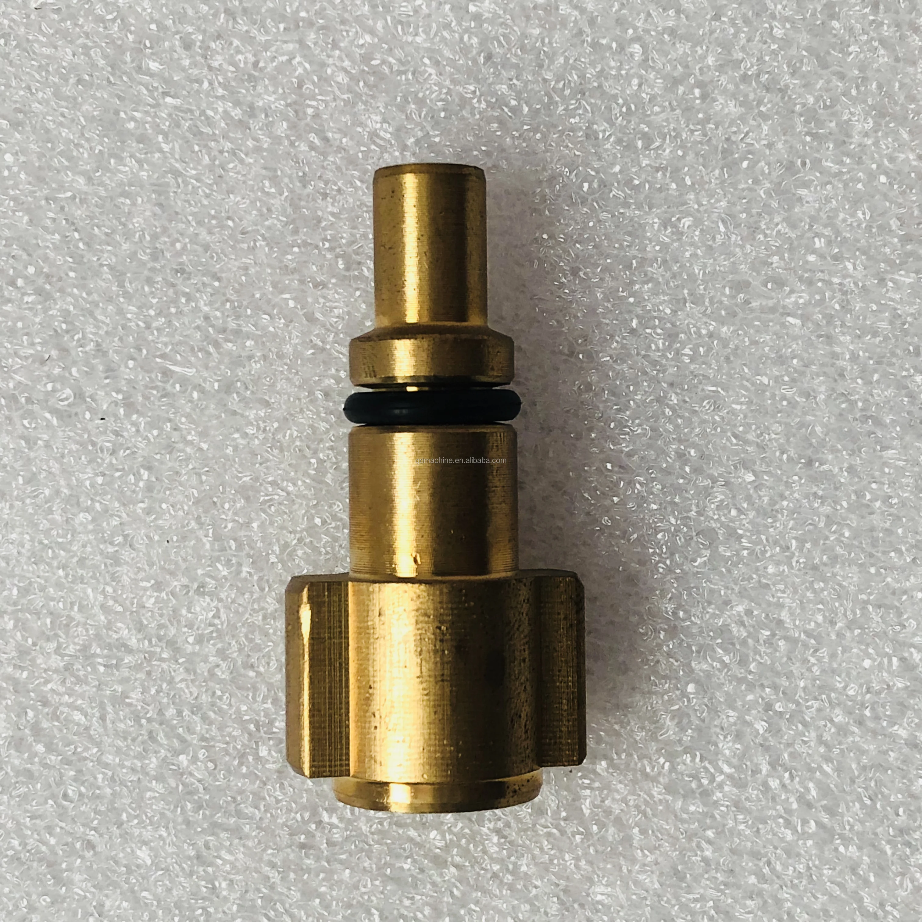 Pressure washer lance fittings
