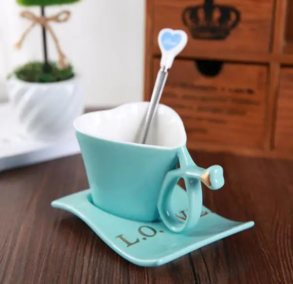 

HT103618 Beautiful Love Heart Shape Tea Milk Coffee Ceramic Cup For Gift, Blue/pink