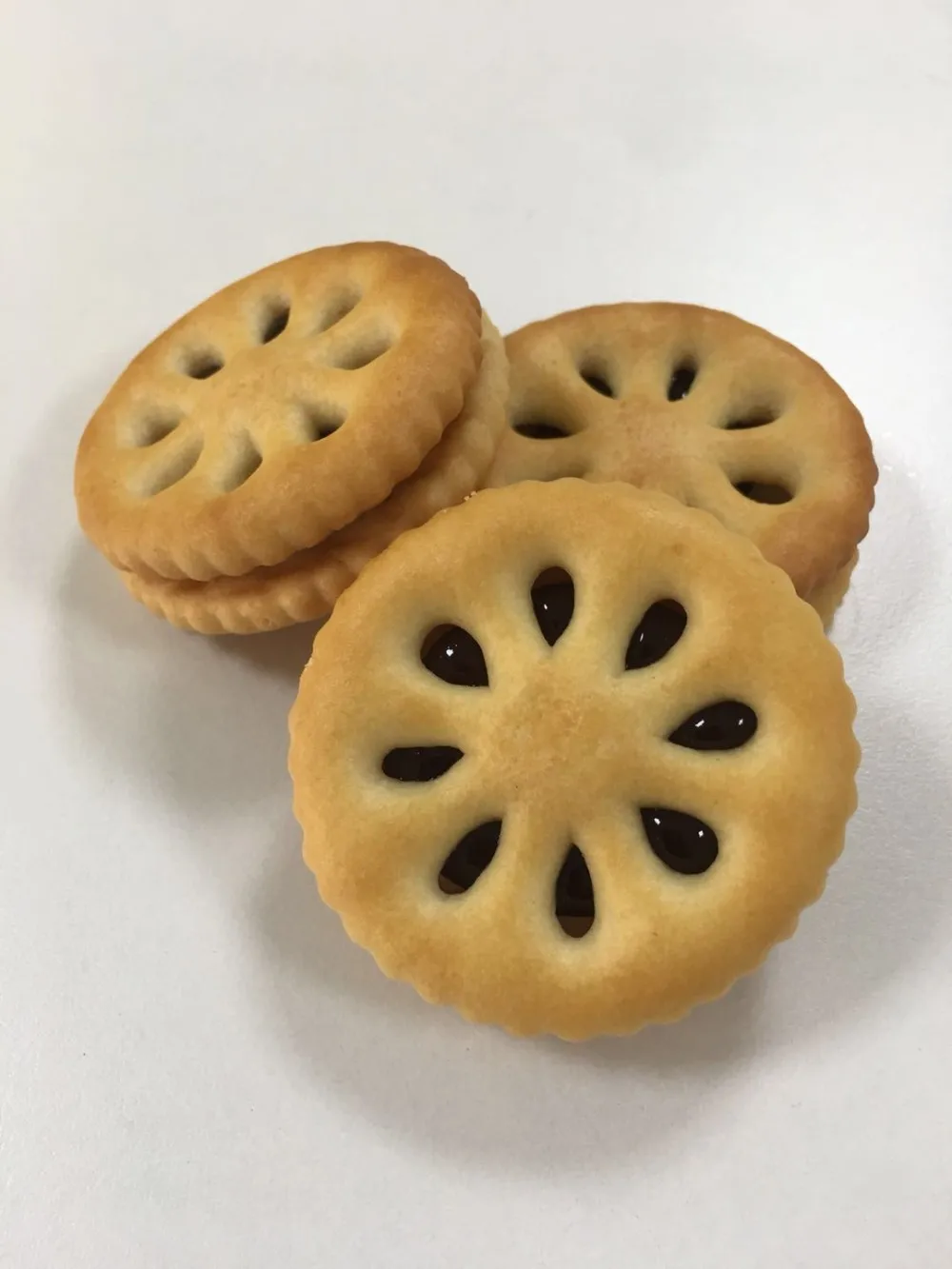 300 克蓝莓果酱三明治饼干