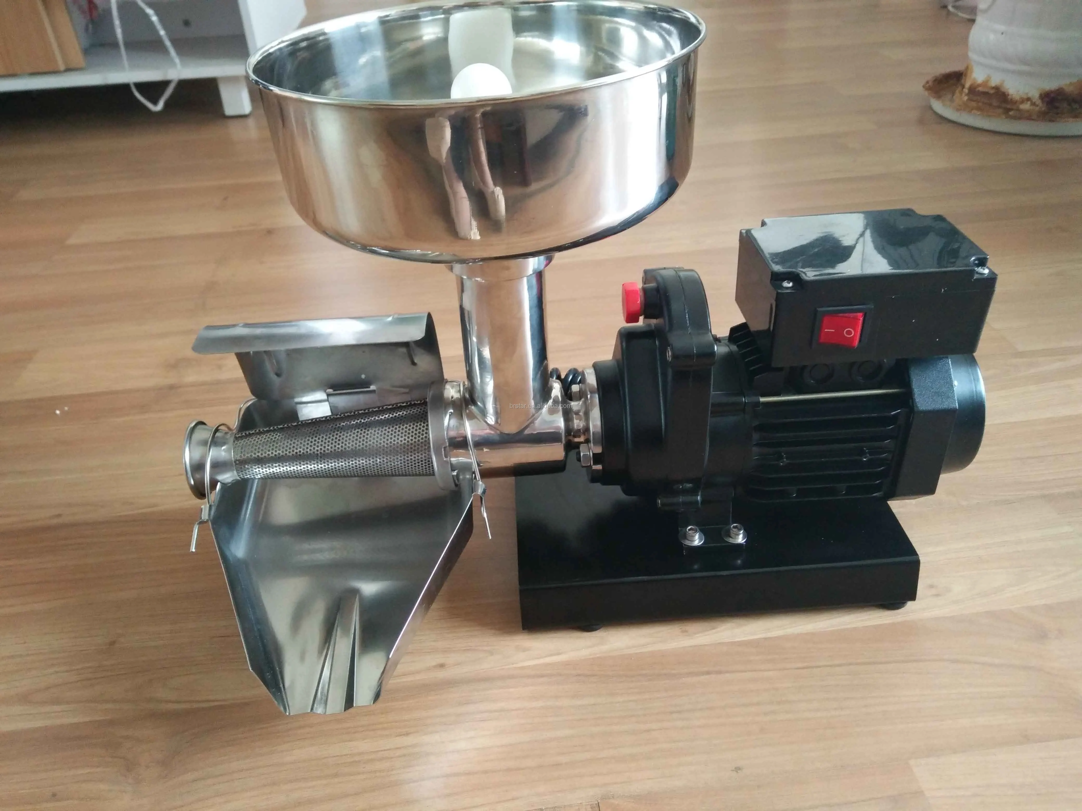 High Quality Stainless Steel Commercial Tomato Juicer Machine For Sale