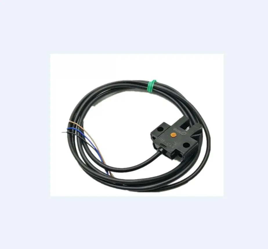 ONE NEW SUNX proximity switches PM-T44 