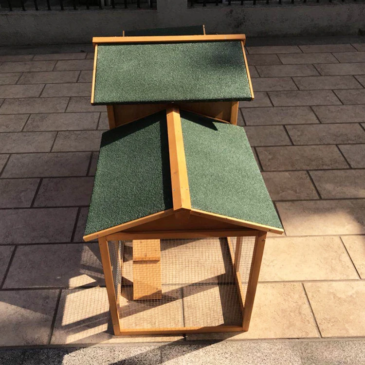 wooden chicken coop5.jpg