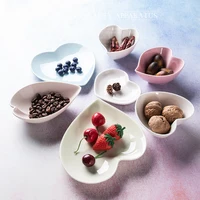 

High quality restaurant glazed dessert lovely flat heart shape porcelain plate dish