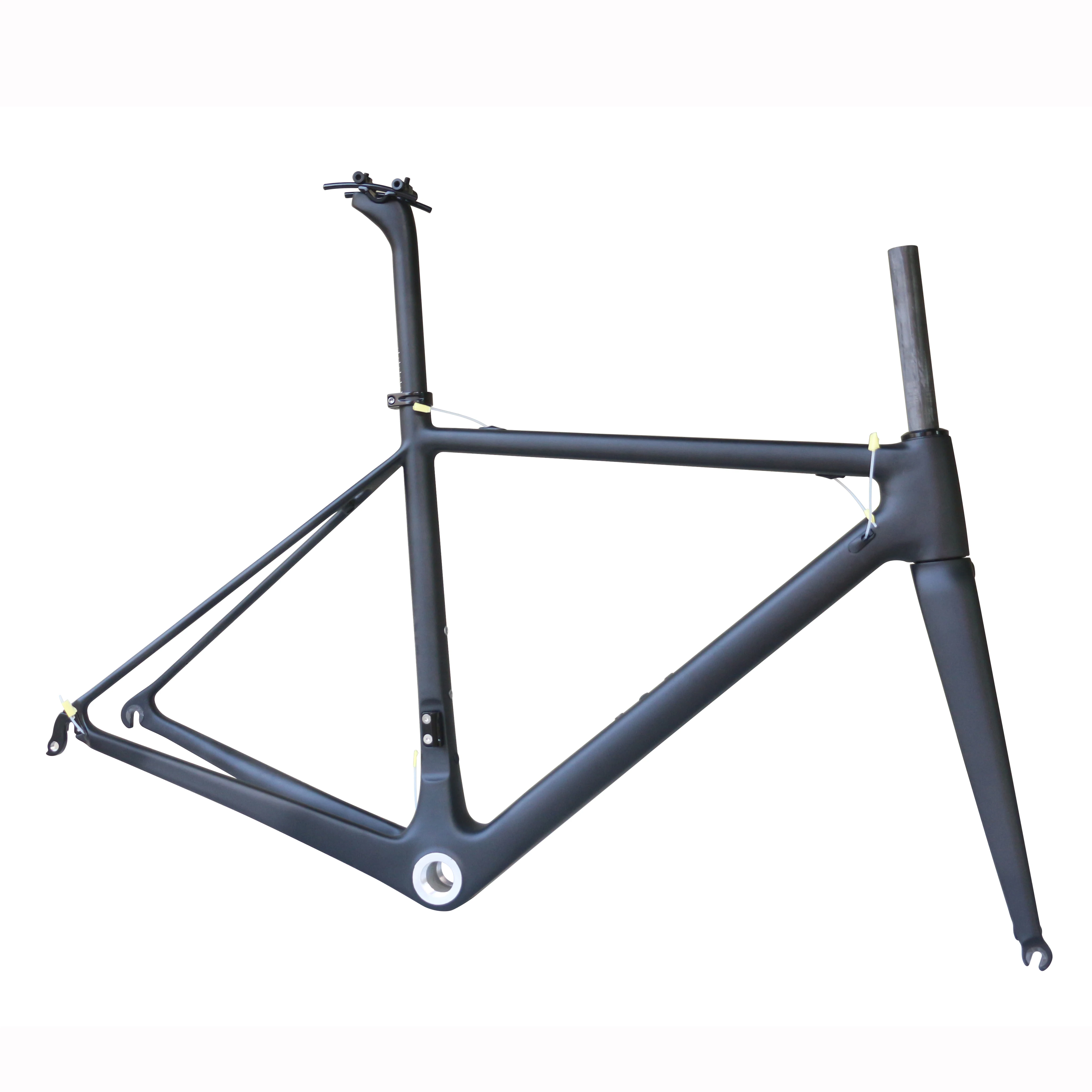 

top-rated superlight frame of carbon road bike, road bike made of carbon fiber material