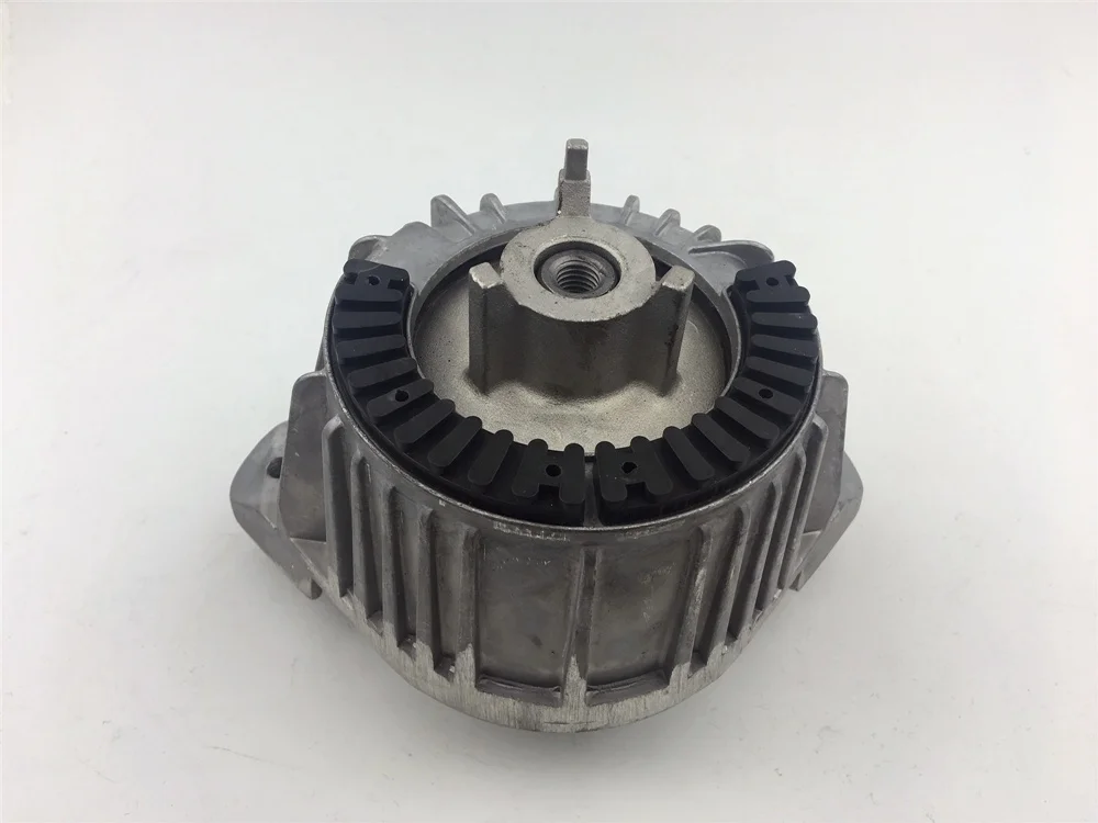 W204 W212 Engine Mount For Mercedes Benz 271 274 Engine Bracket