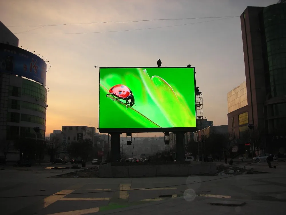 Непрерывная реклама. Видеоэкран уличный светодиодный p5 в Узбекистане. Led экран уличный. Светодиодный рекламный экран. Уличный экран для рекламы.