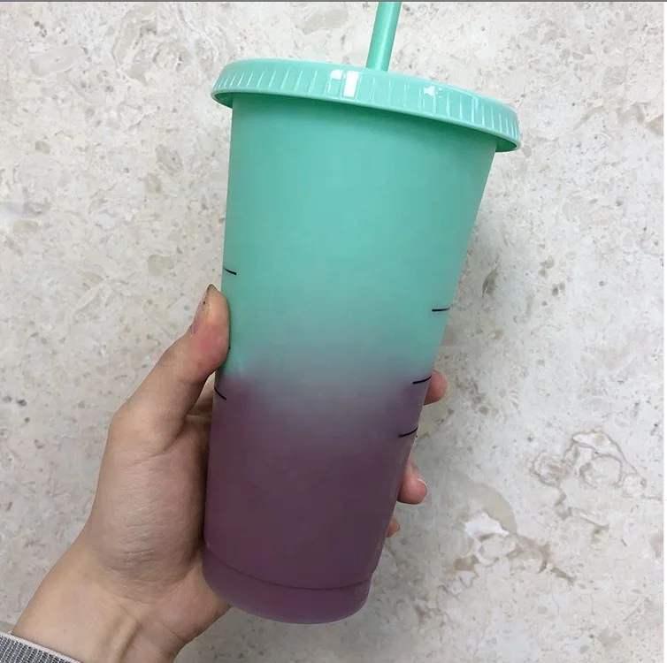 

New design hot sale plastic changing color mug plastic cup with straw and lid, White purple yellow blue
