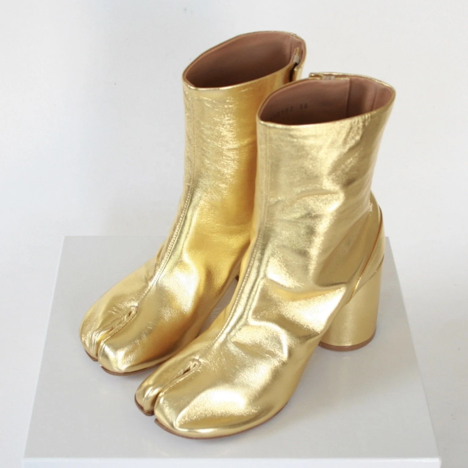 

Japanese Style Tabi Split Toe Gold PU Leather Womens High Heel Tabi Shoes Boots
