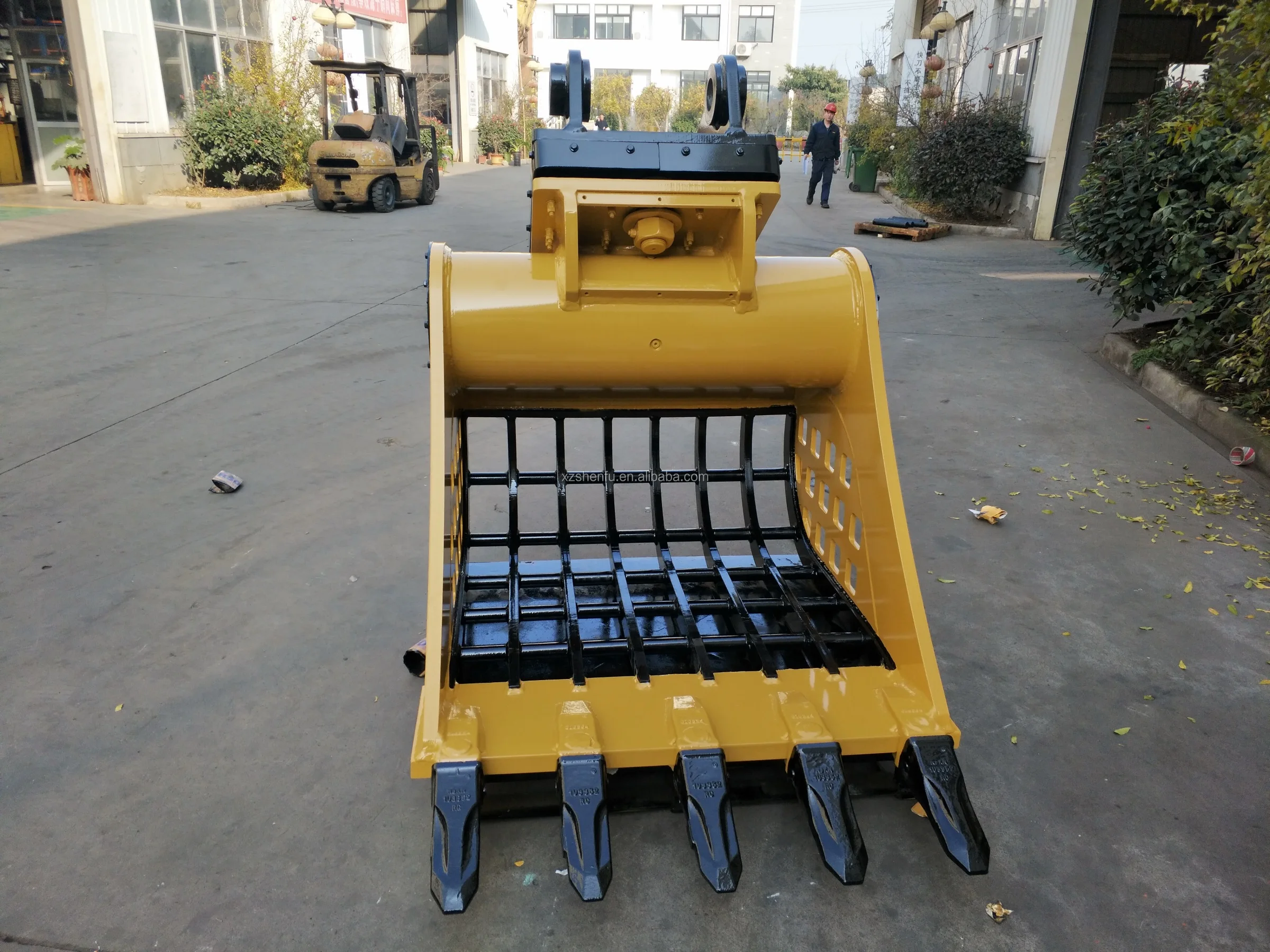 20t Excavator Shaker Bucket Vibrating Screen Bucket Buy Excavator
