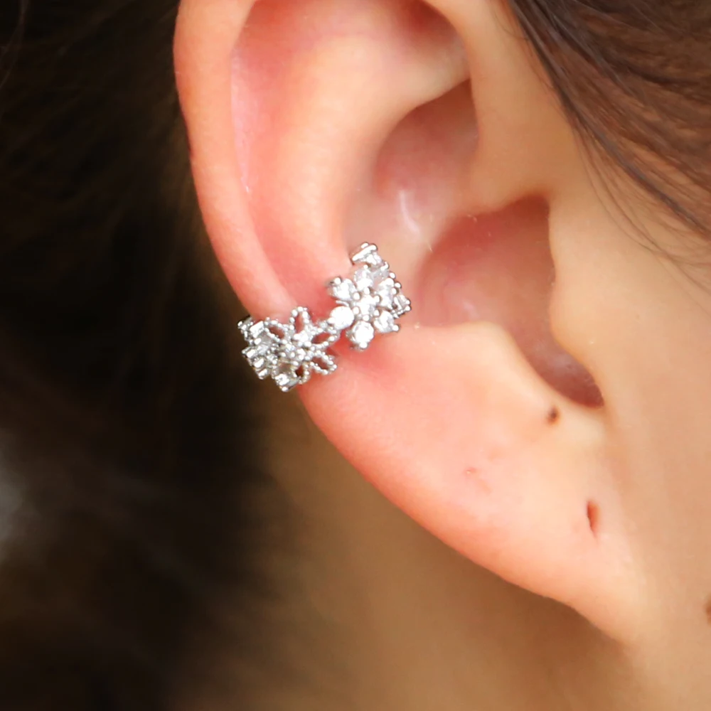 

New flower shaped earrings beautiful ladies Earrings CZ Earrings