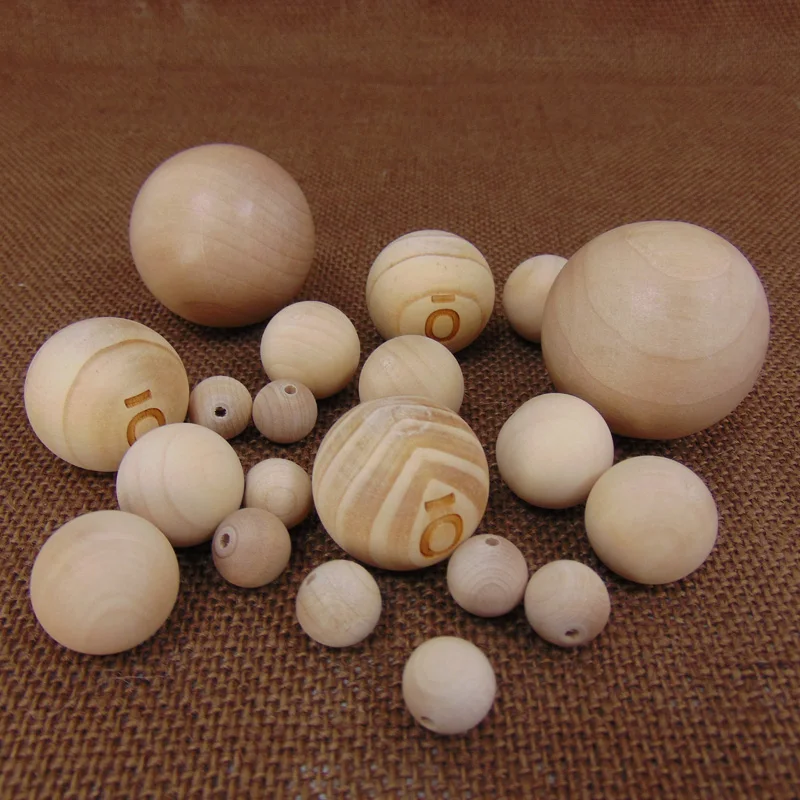 Various Size Custom Natural Wood Round Ball With Hole For Decorations