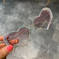 

2020 Fashion Heart shape Sun glasses Women Luxury Rhinestone Decoration Ladies Sunglasses Pink Leopard Frame Eyeglasses Oculos