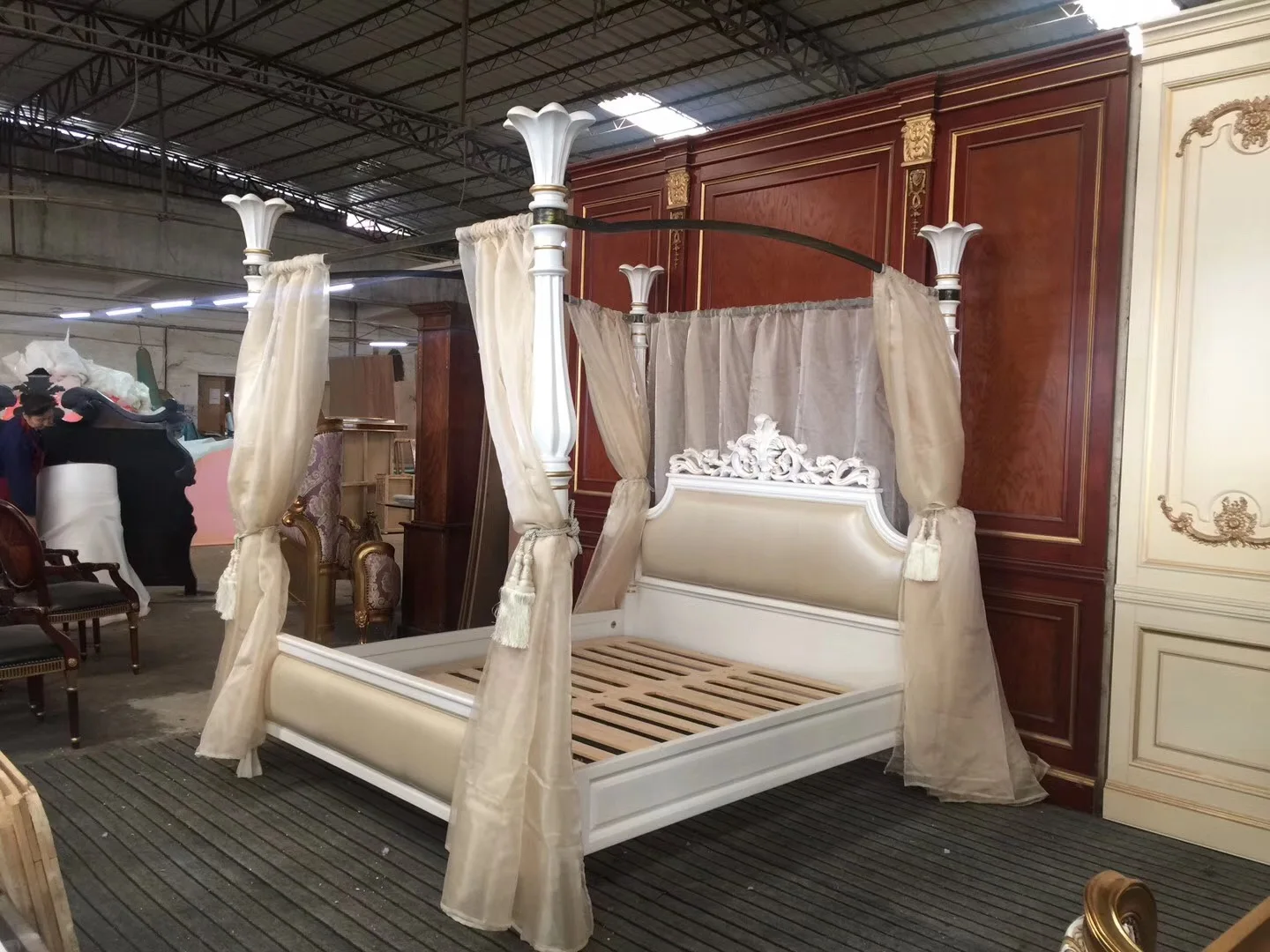 Antike Schlafzimmer Möbel Massivholz Baldachin Bett Königin Größe - Buy  Antike Baldachin Bett,Chinesische Antike Holzgeschnitzten Bett Product on
