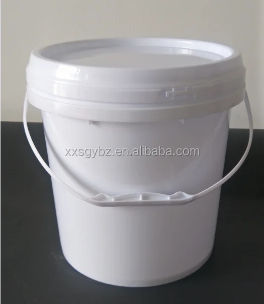 plastic buckets with handles
