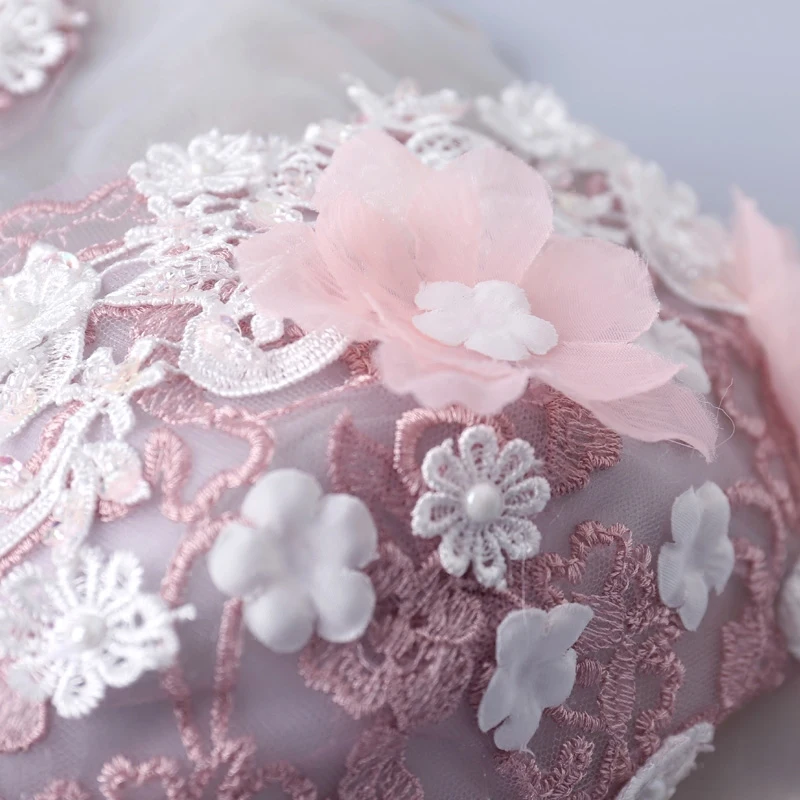 2352 Lace Wedding Dress Bowknot Design Tank Style Colored Flowers Appliqued Beautiful Wedding Dress Bridal Gown