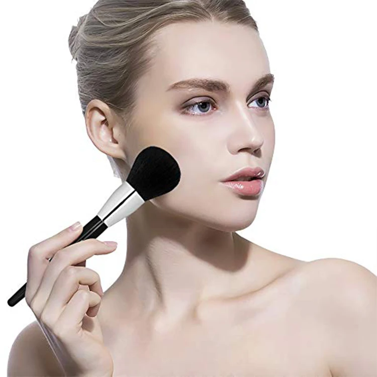 makeup brush.jpg