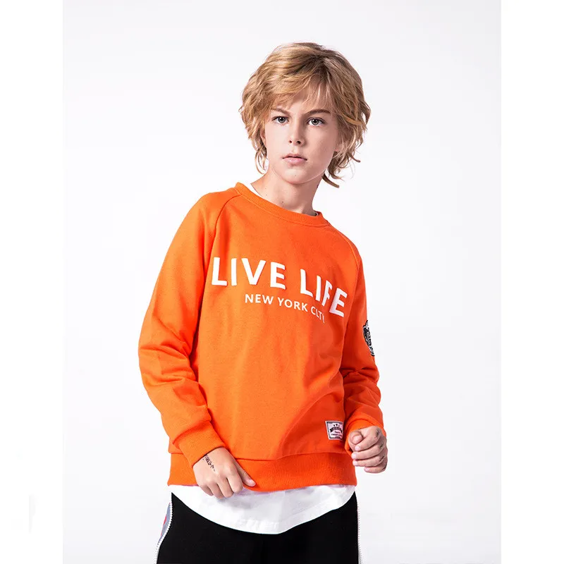 

2018 autumn and winter new European and American children's sweater round neck letter print boy sweater, Red;black;orange