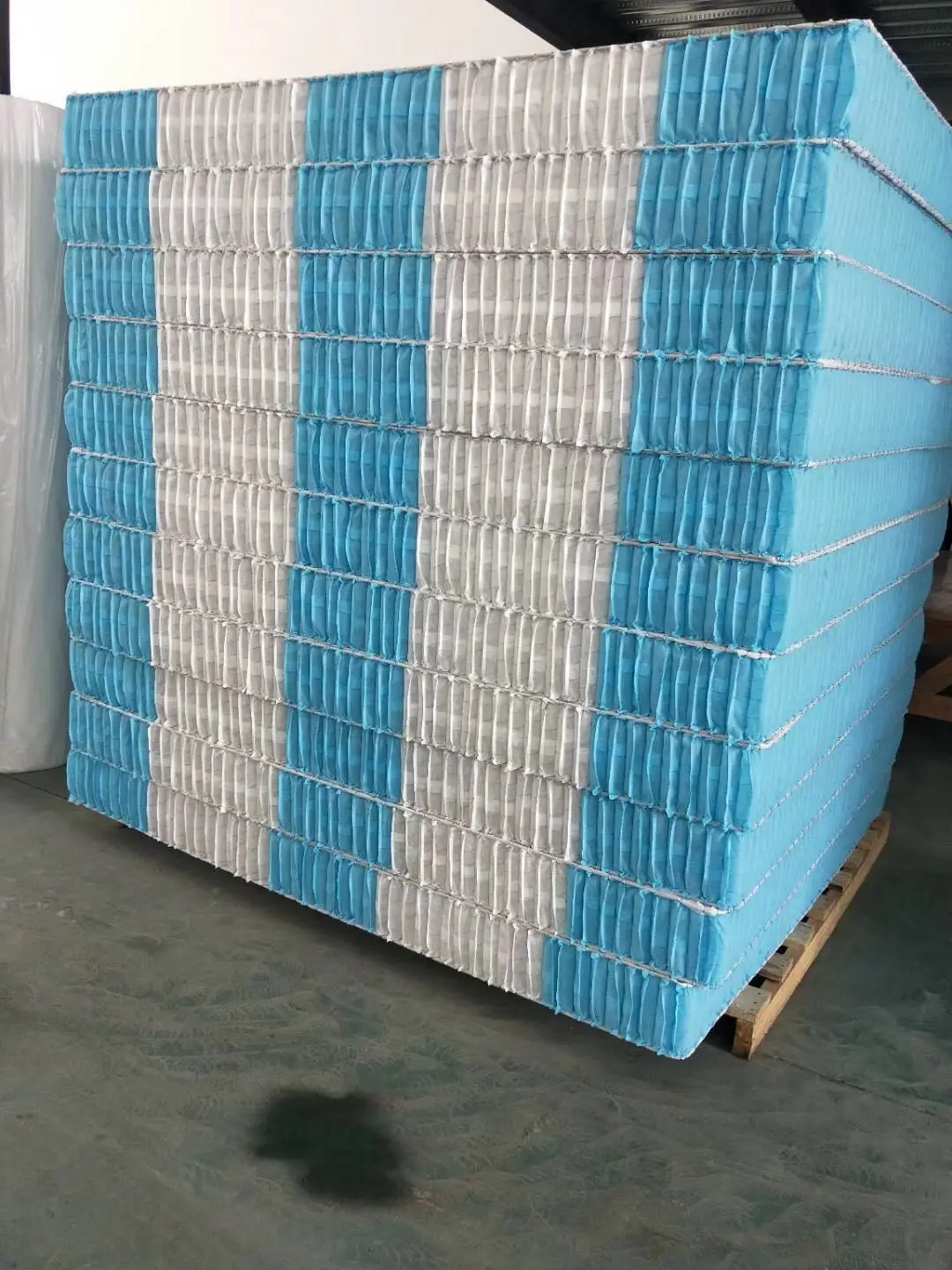 
Box Spring Sale Hot Modern Hotel Bed Pocket Coil Spring Mattress /Nonwoven fabric 