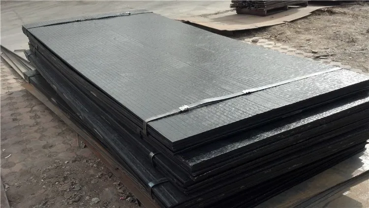 Wodon manufactured wear resistant hardfacing plate with alloy welding layer