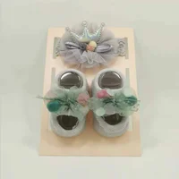 

Wholesale gift box fancy lace flower headband set cotton baby socks