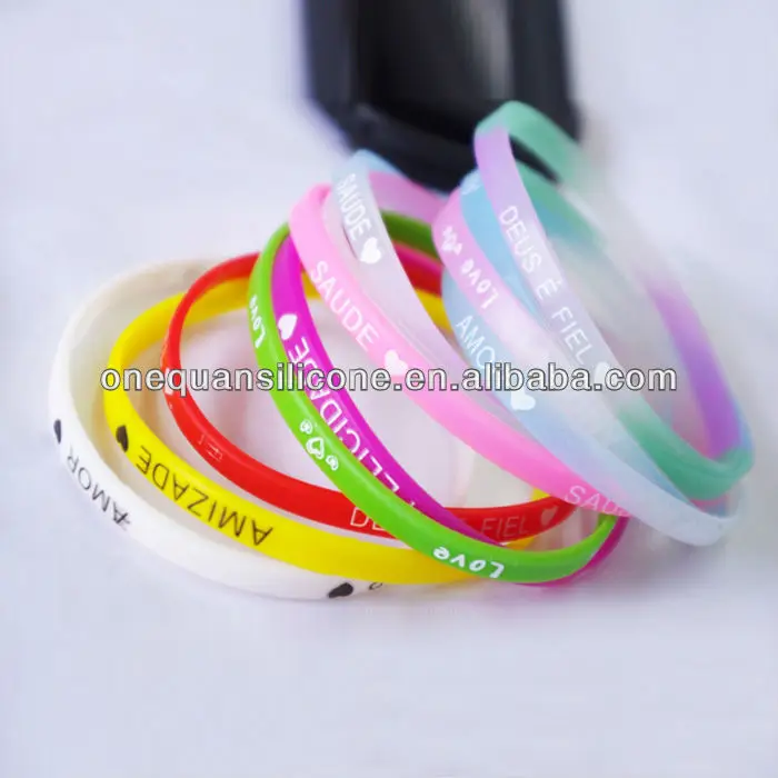 glow in the dark bracelet 01.jpg