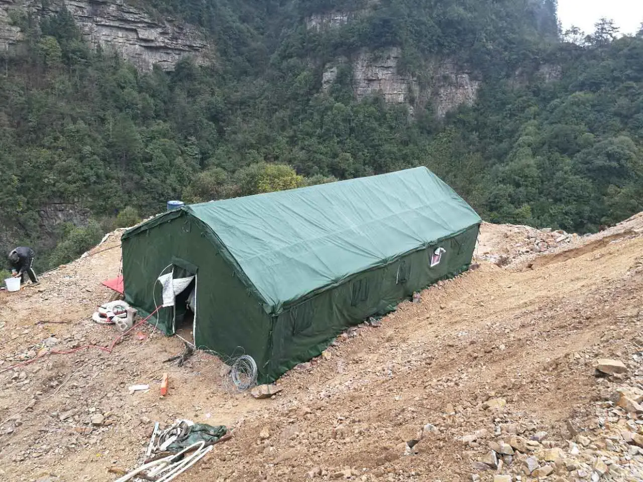 户外易于组装防水军用军用帐篷