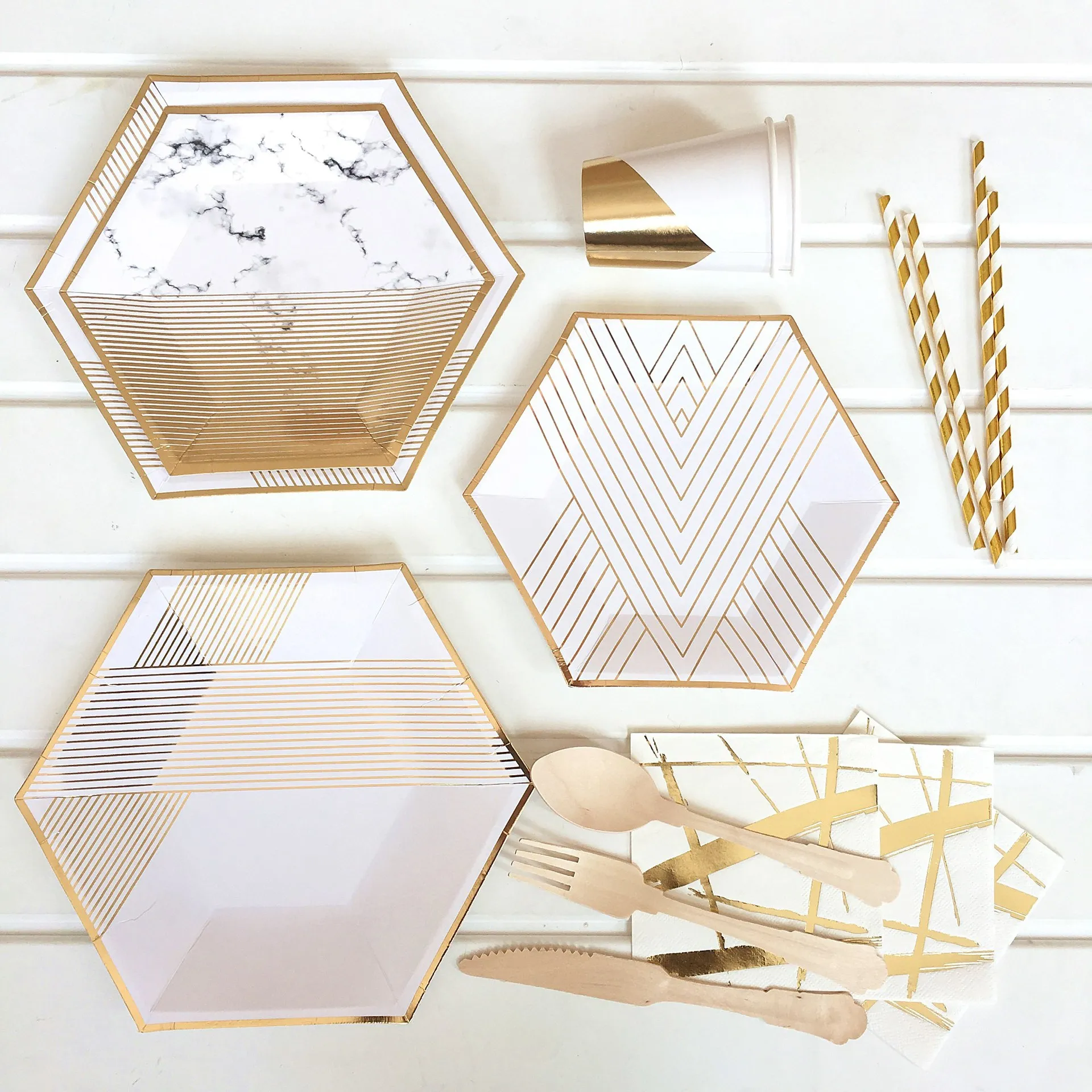 

Reusable Custom Gold Printed Party Disposable Colorful Cake Paper Plates